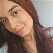 estudiante universitaria da clases particulares de matemáticas y español